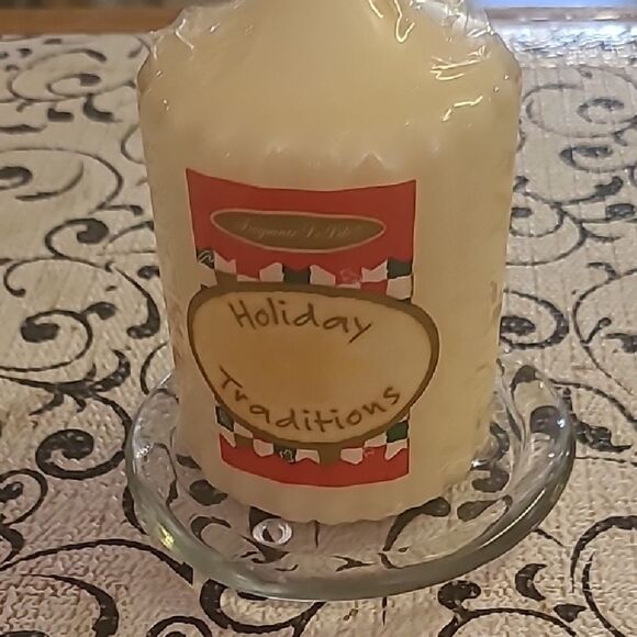 Holiday Traditions Cream Candle - Picture 1 of 5